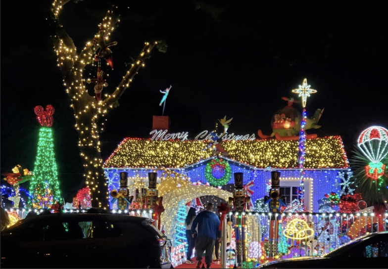 Here's a picture of one of many well-decorated houses. 

