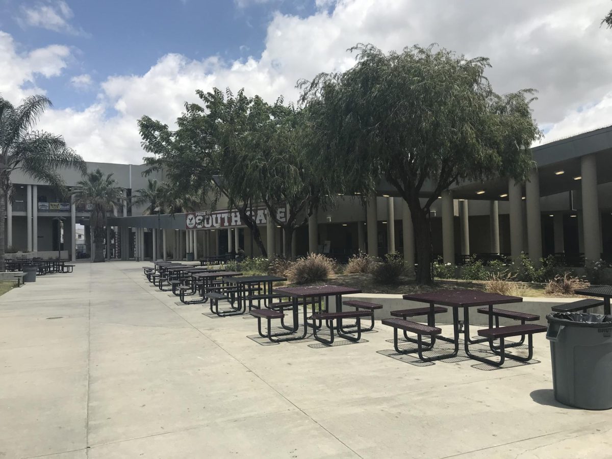 Picture of the outside eating area